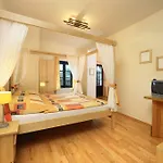 Hotell Garni Mysi Dira
