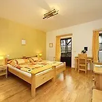 Hotell Garni Mysi Dira