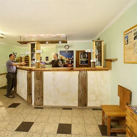 Ξενοδοχείο Garni Mysi Dira 3*