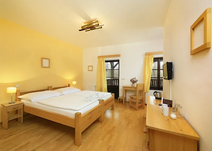 Ξενοδοχείο Garni Mysi Dira 3*